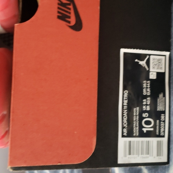 Jordan 11 bred - Picture 5 of 8